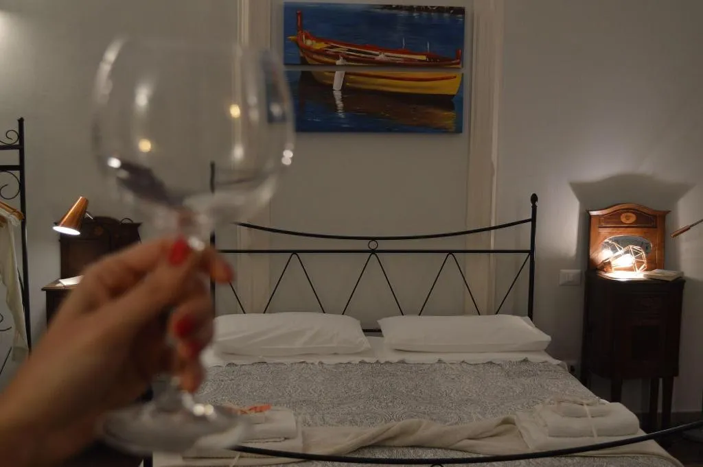 Room, Bed Book & Breakfast Landolina, Catania
