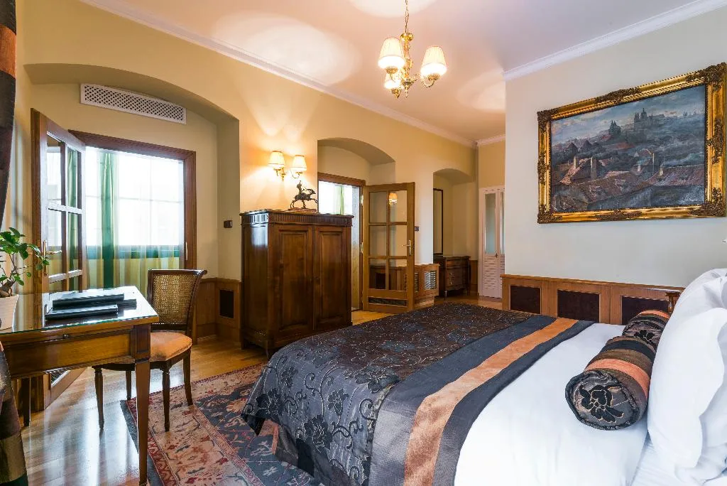 Double or Twin DELUXE Room, Golden Well, Prague