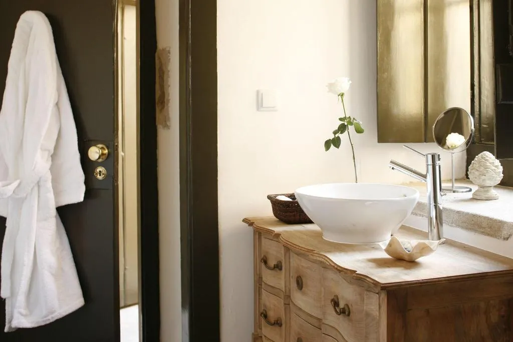DOUBLE EXECUTIVE Room, Palacio Ramalhete, Lisbon