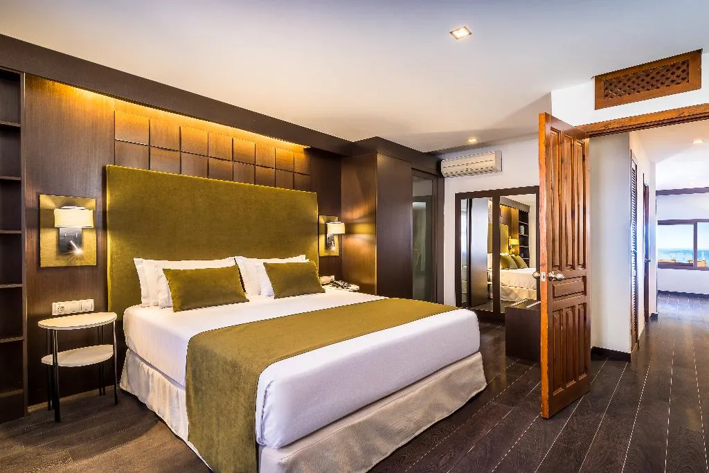 JUNIOR SUITE DELUXE SEA VIEW Room, Occidental Pueblo Acantilado, Costa Blanca