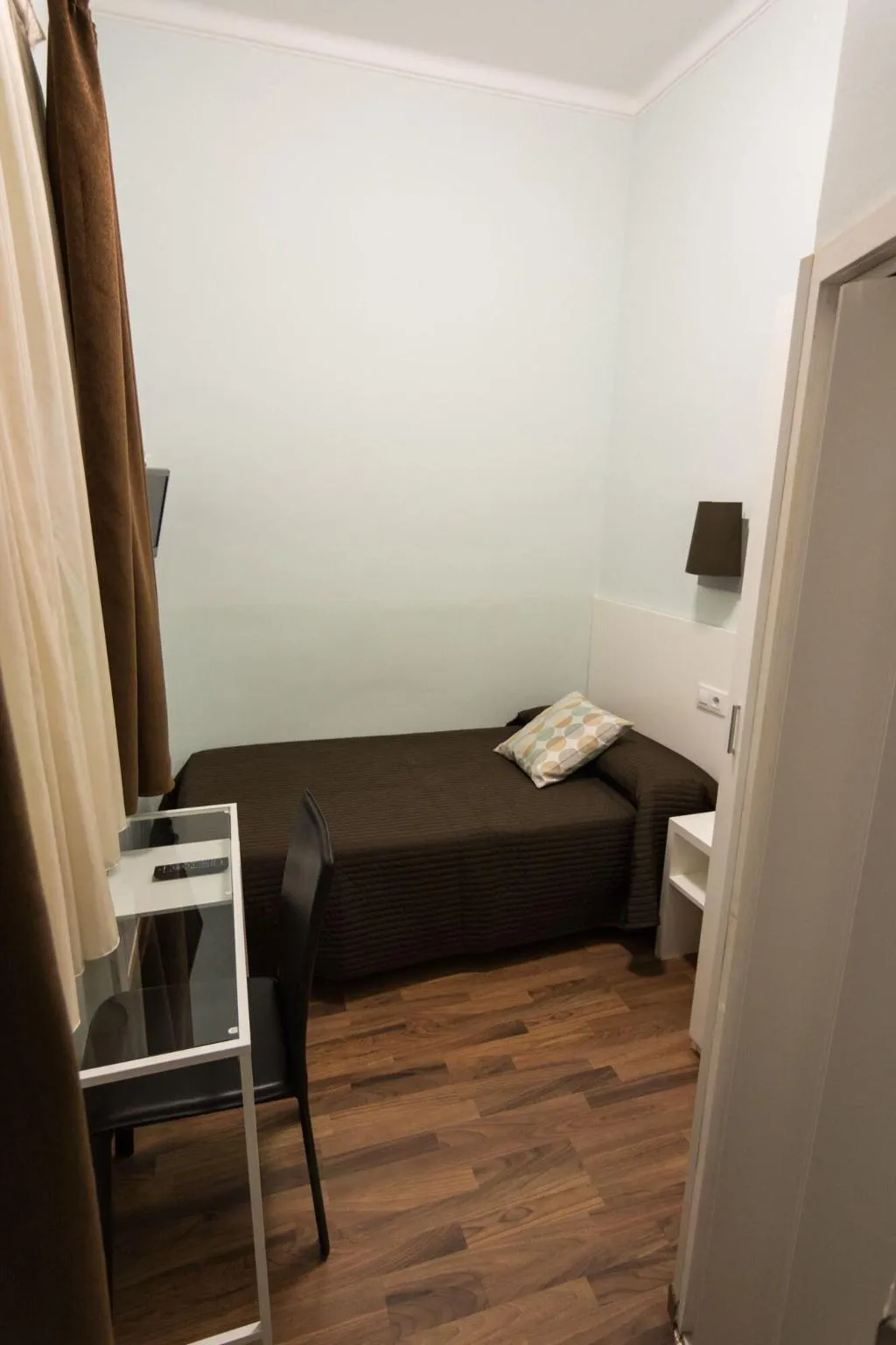 Room, Hostal Lesseps, Barcelona