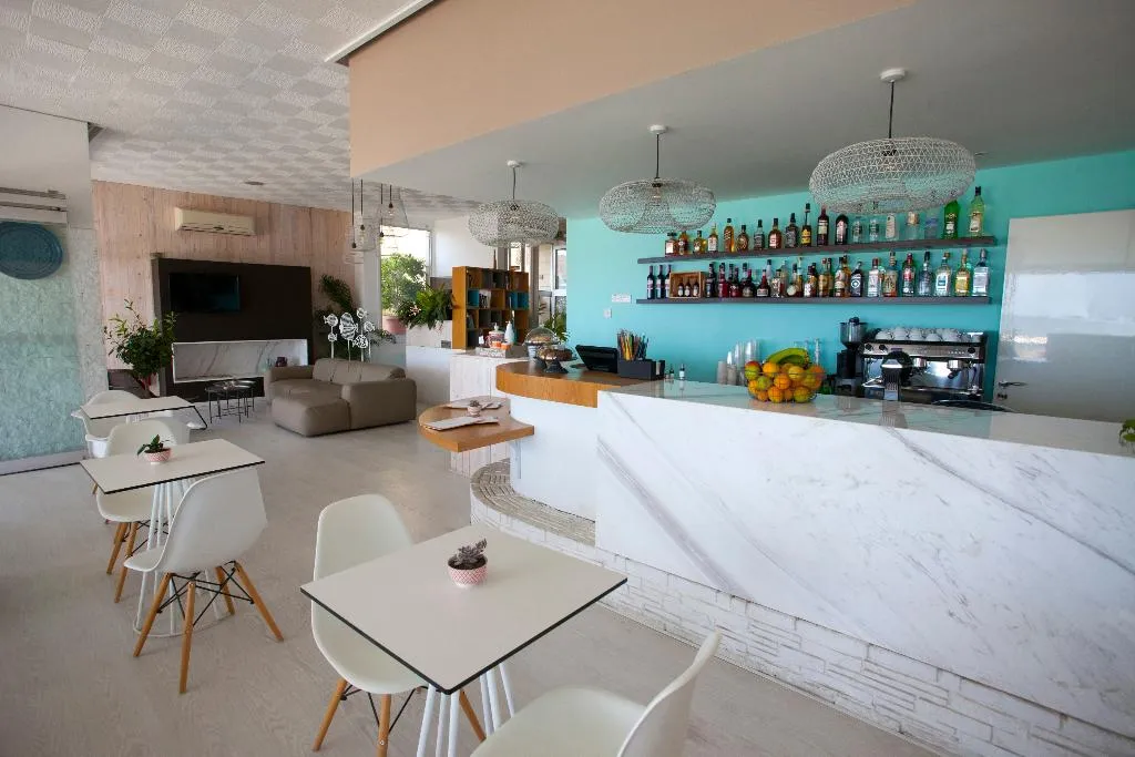 Bar, Costantiana Beach Hotel Apts, Cyprus