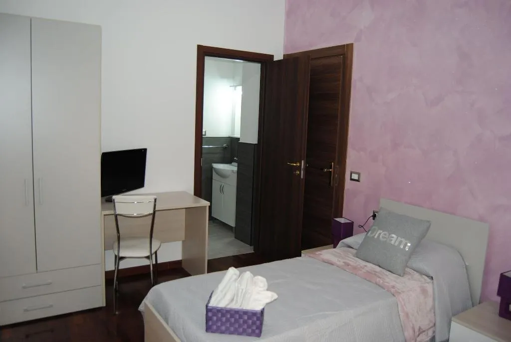 Room, B&B Kenzia, Olbia