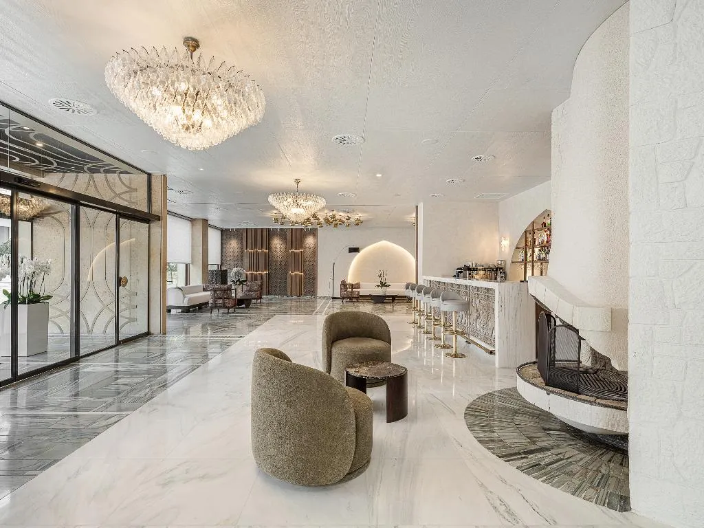 Lobby, Civitel Akali, Crete
