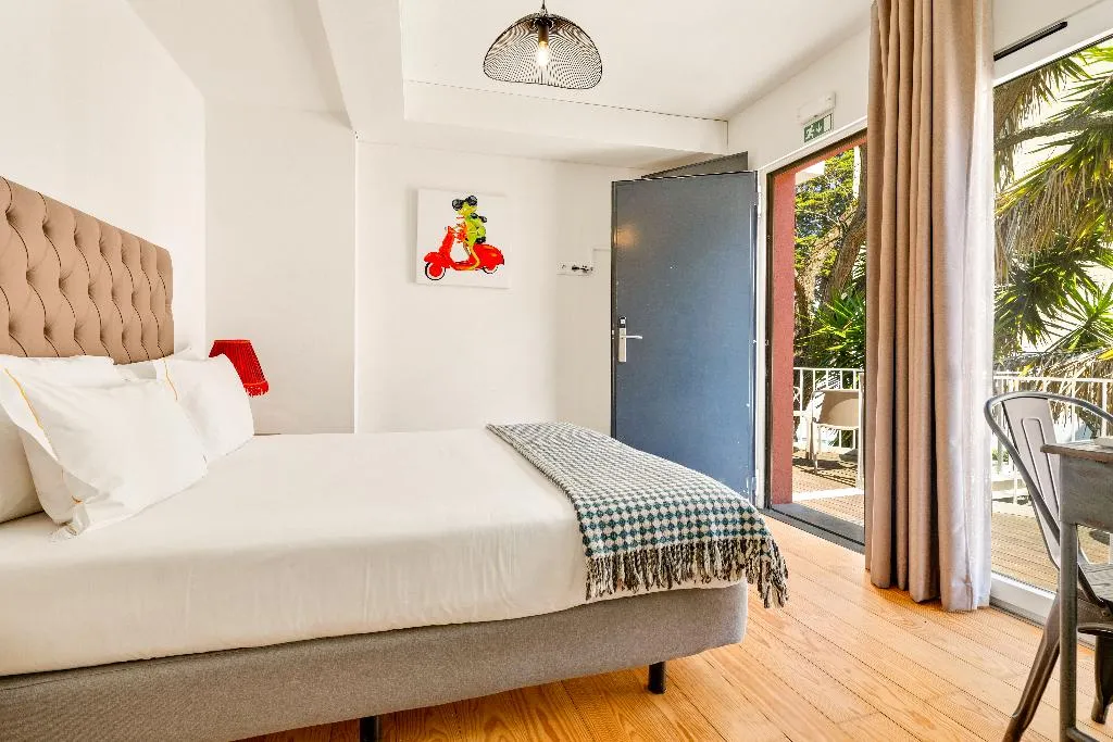DOUBLE SUPERIOR WITH DOUBLE BED Room, Jardim Da Lapa By Shiadu, Lisbon