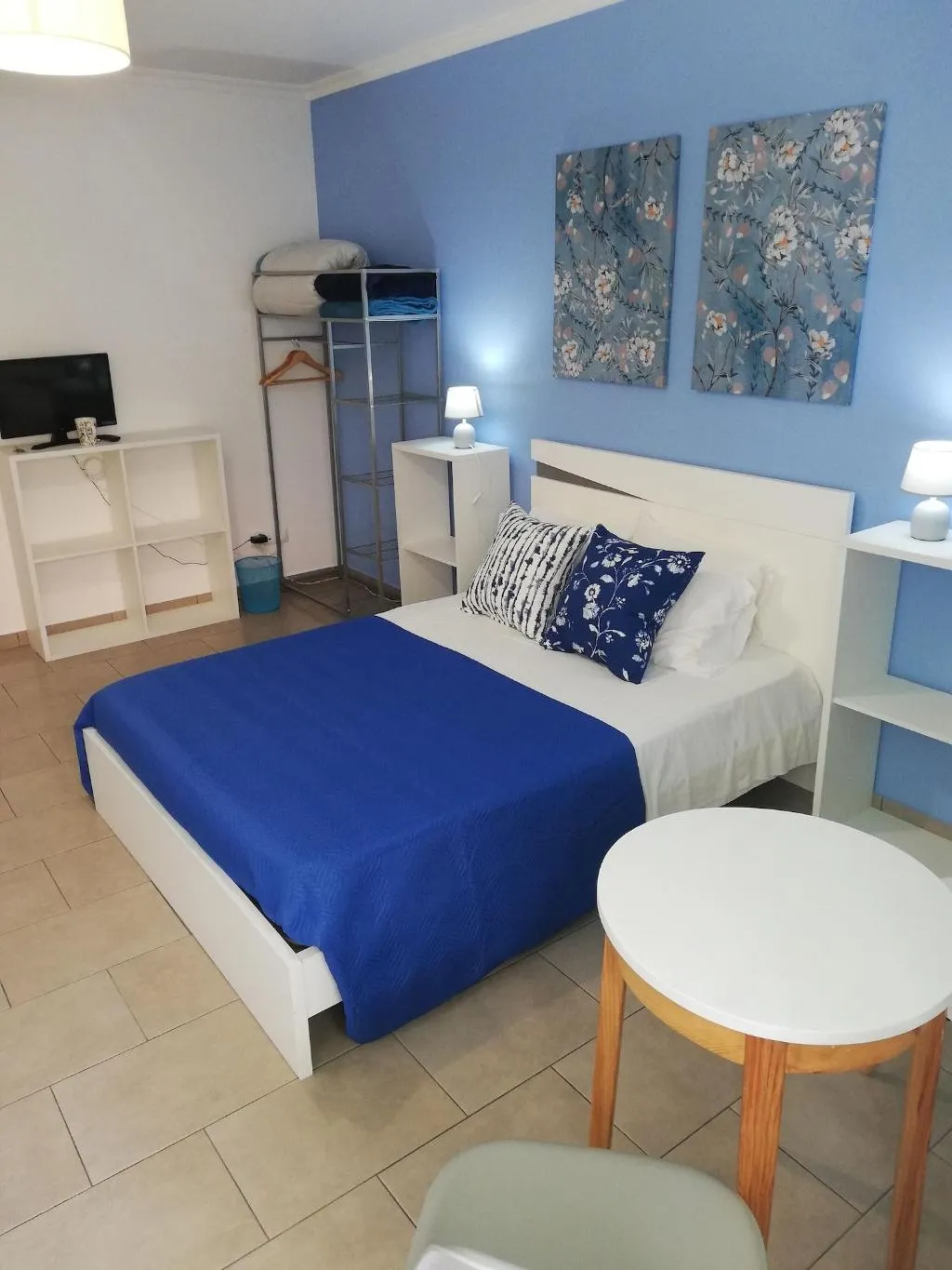 Room, Fx Pena, Madeira