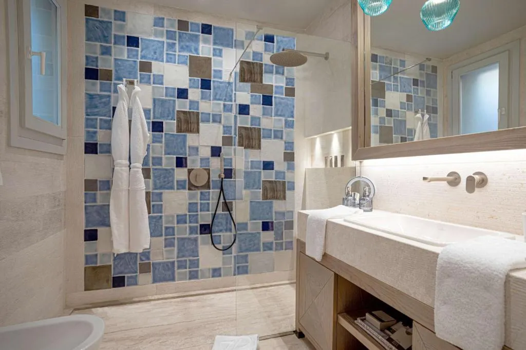 JUNIOR SUITE LAGOON VIEW Room, 7pines Resort Sardinia Destination By Hyatt, Olbia
