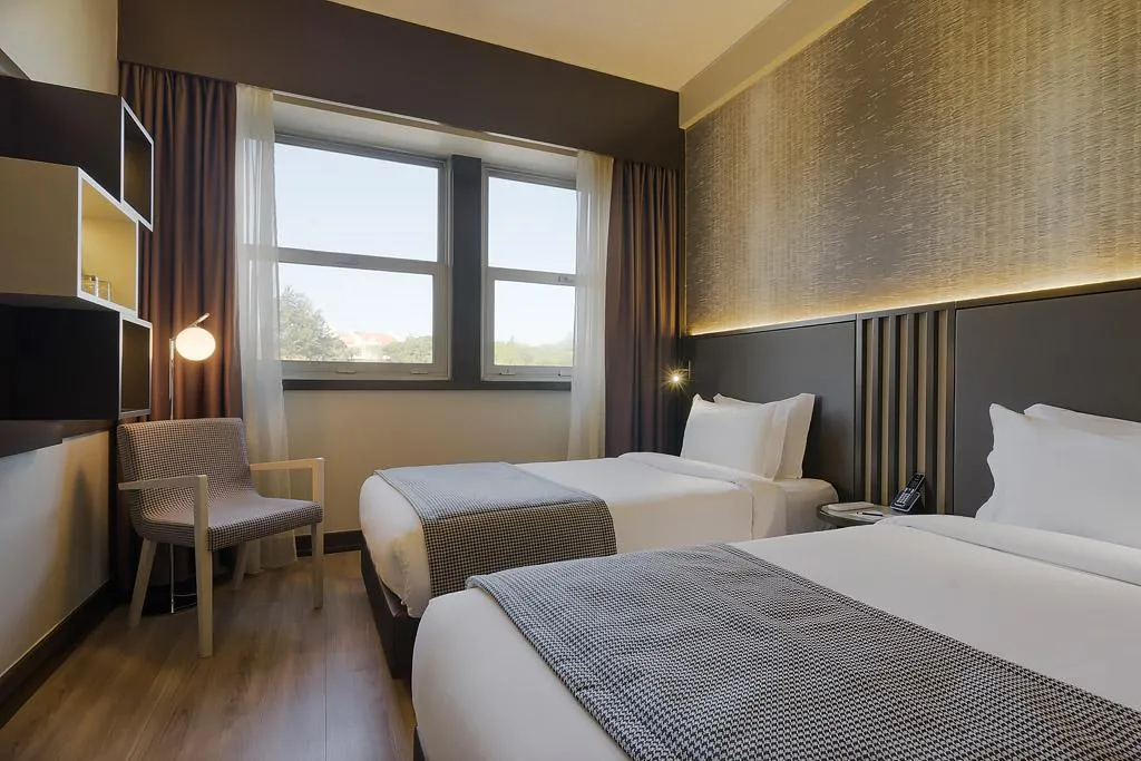 TWIN STANDARD Room, HF Fenix Lisboa, Lisbon