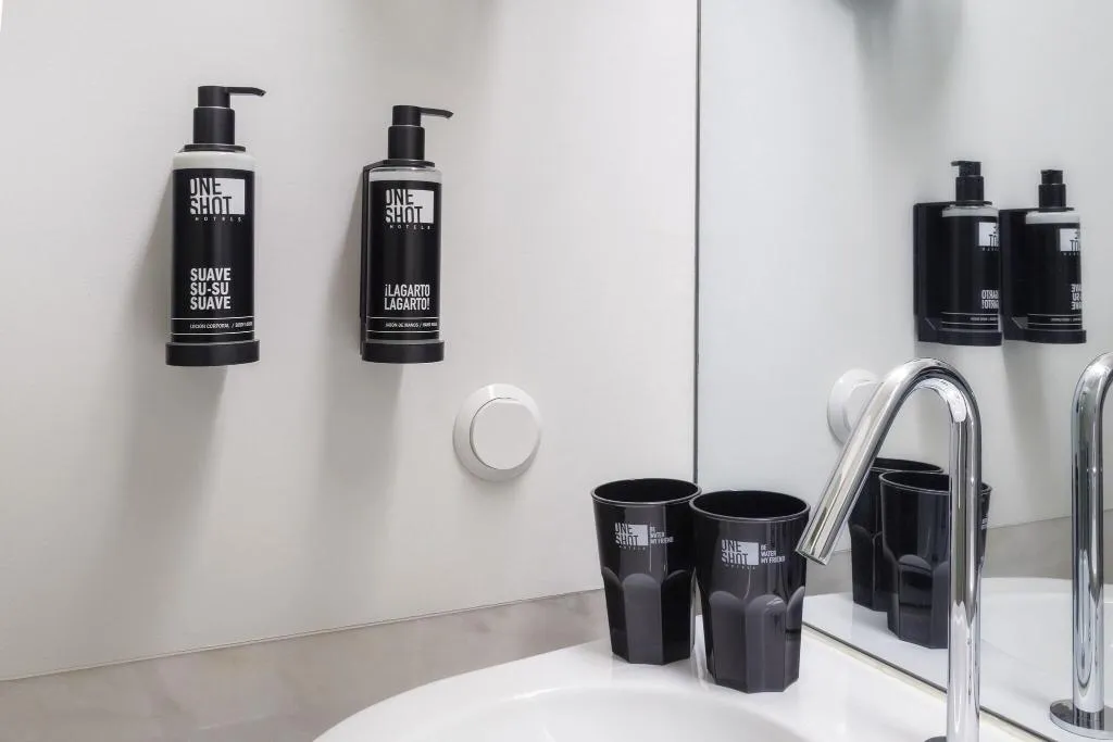Room, One Shot Aliados Goldsmith, Porto