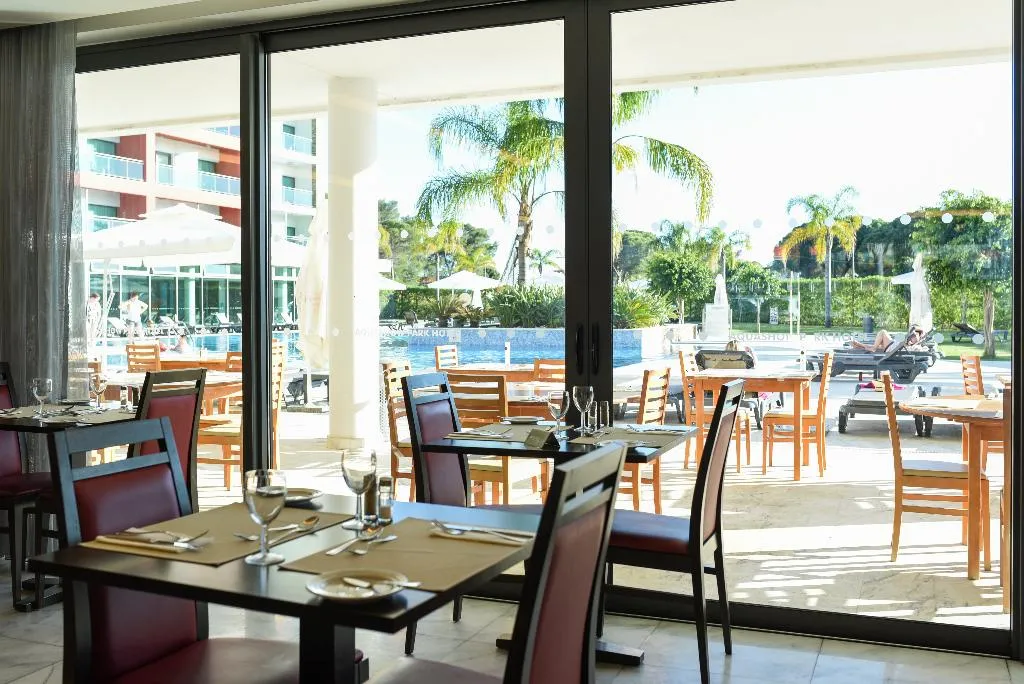 Restaurant, Aquashow Park Hotel, Algarve