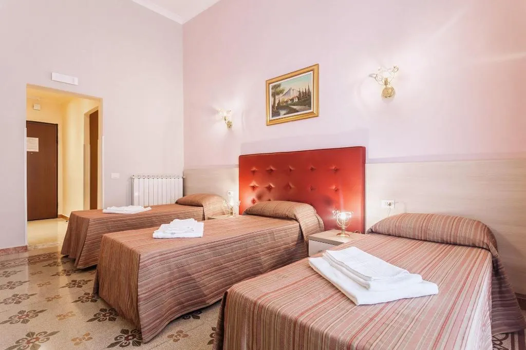 Room, Domus Napoleone, Naples