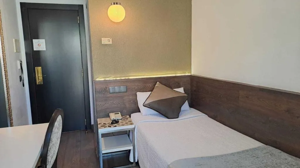 SINGLE BASIC Room, Moderno, Barcelona