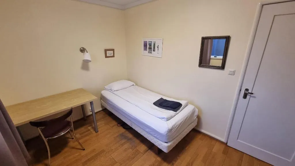 Room, Igdlo Guesthouse, Reykjavik