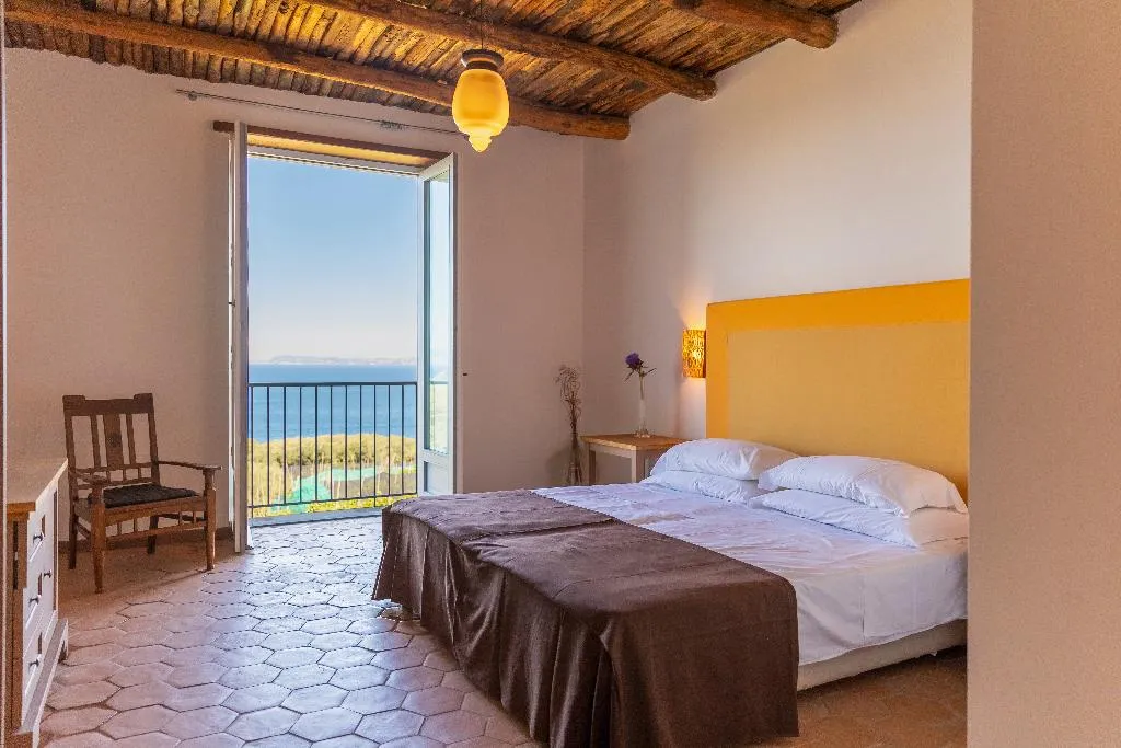 DOUBLE SEA FRONT Room, Villa Puolo - With Private Sea Access, Naples