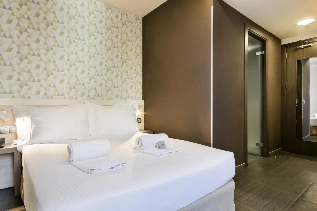 DOUBLE ECONOMY Room, Laumon, Barcelona