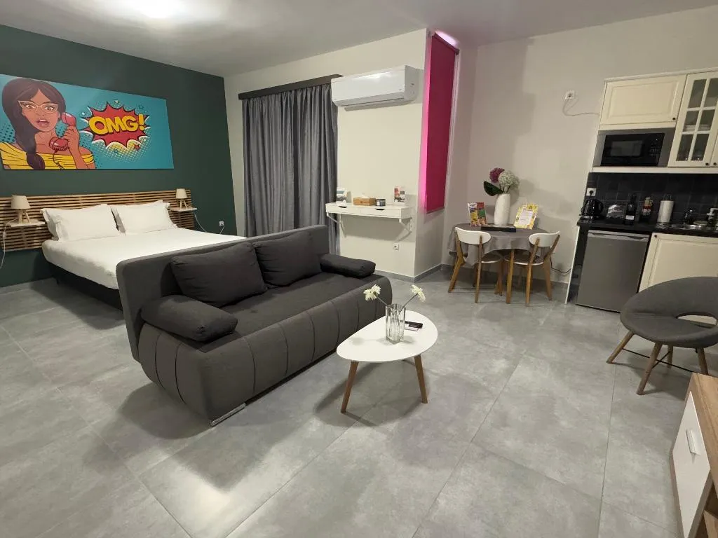FAMILY ROOM STANDARD Room, Connect Suites, Athens