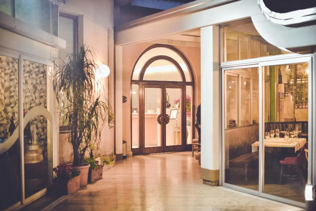 Lobby, Leonessa Hotel, Naples