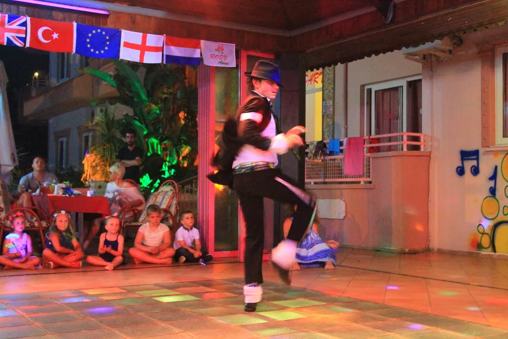 Sports and Entertainment, Rosy Apart, Dalaman