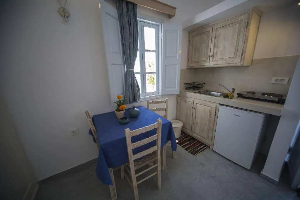 Room, Anemomilos, Santorini