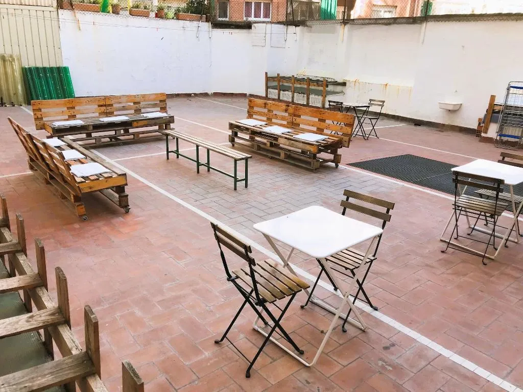 Terrace, Break N Bed Hostel, Barcelona
