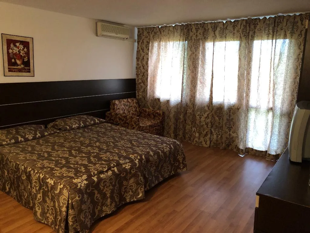 DOUBLE STANDARD Room, Zora, Bourgas