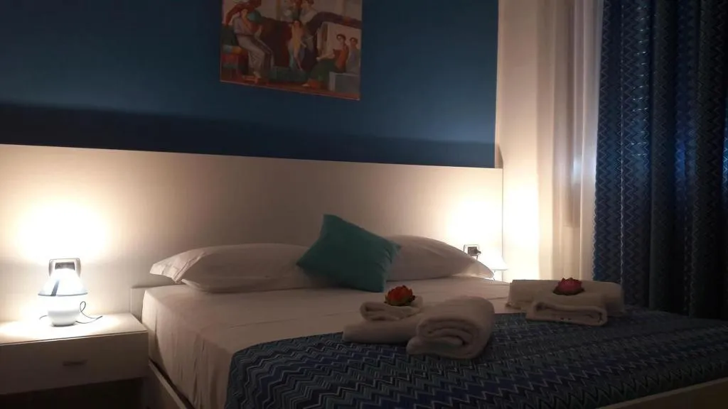 Room, B&B Cornelia, Naples