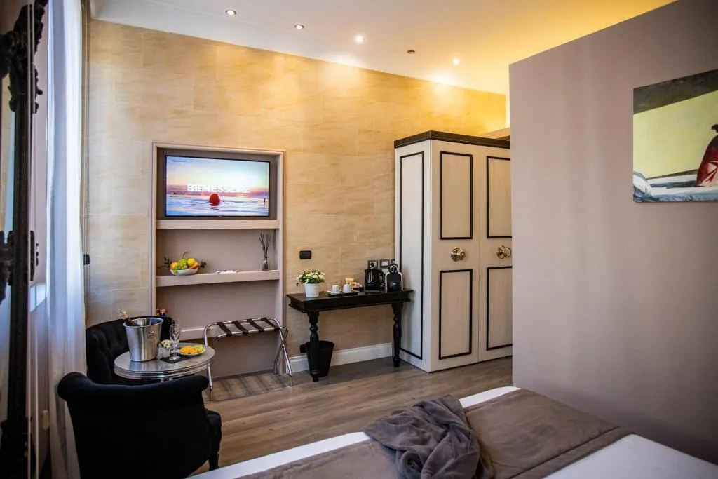 DOUBLE DELUXE QUEEN BED Room, Jb Relais, Rome
