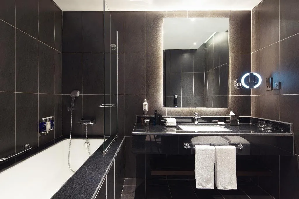 STUDIO DELUXE Room, Dukes The Palm Dubai Hotel, Dubai