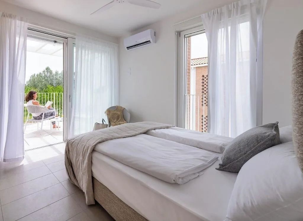 Room, Pareus Beach Resort, Venice