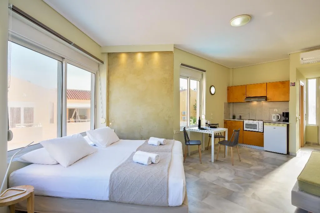 STUDIO POOL VIEW Room, Elma's Dream Apartments, Crete