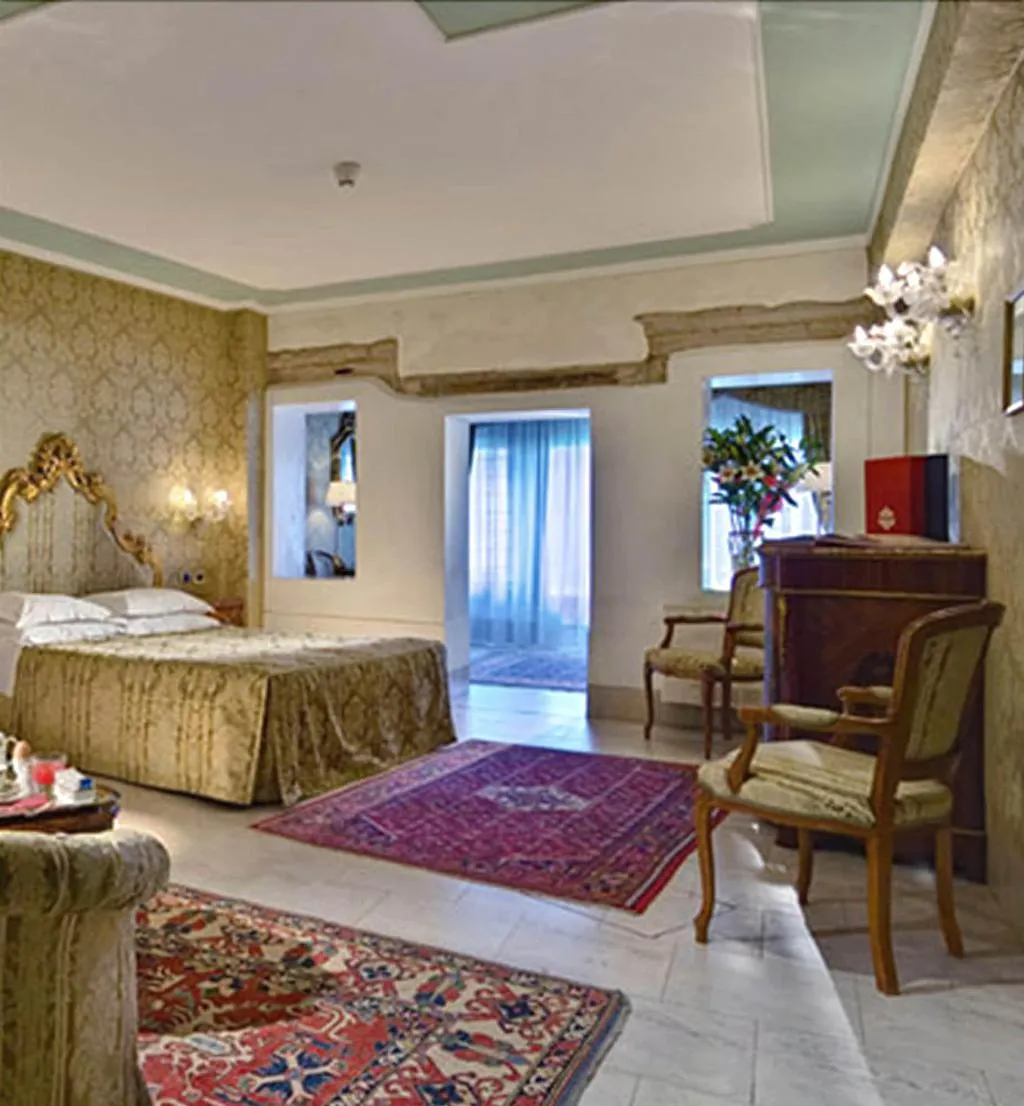 Room, Hotel Al Ponte Antico, Venice