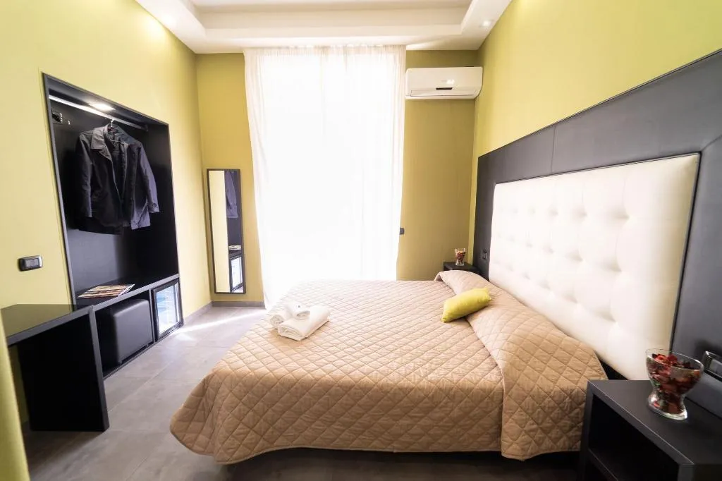 Room, Royal Art House H Duomo (Albergo diffuso), Naples
