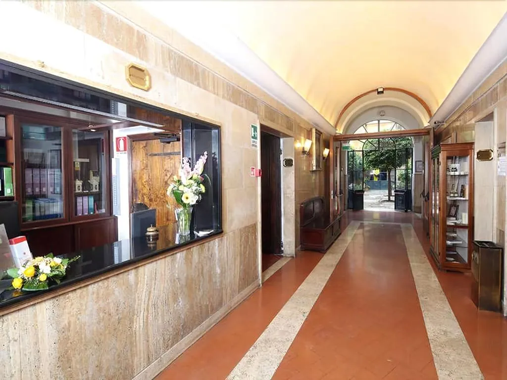 Lobby, Santa Francesca Romana a Ponte Rotto - Casa per Fe, Rome
