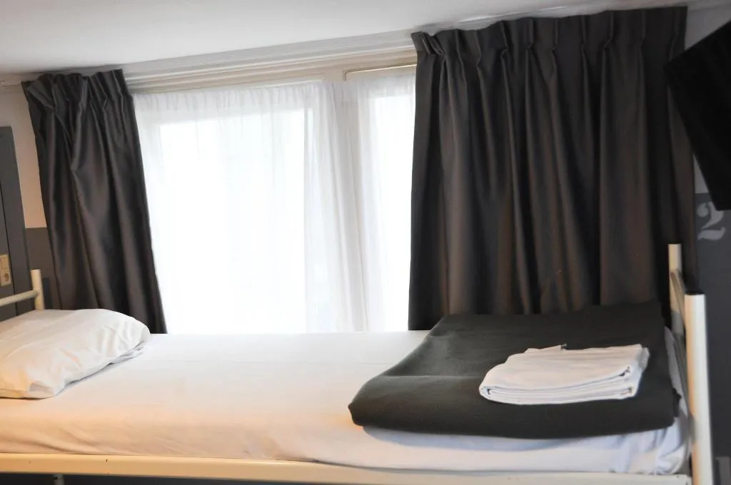 QUADRUPLE BUNK BED Room, Travel, Amsterdam