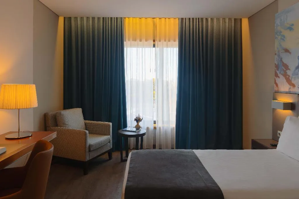 DOUBLE SINGLE USE STANDARD Room, Timbre Heroismo, Porto