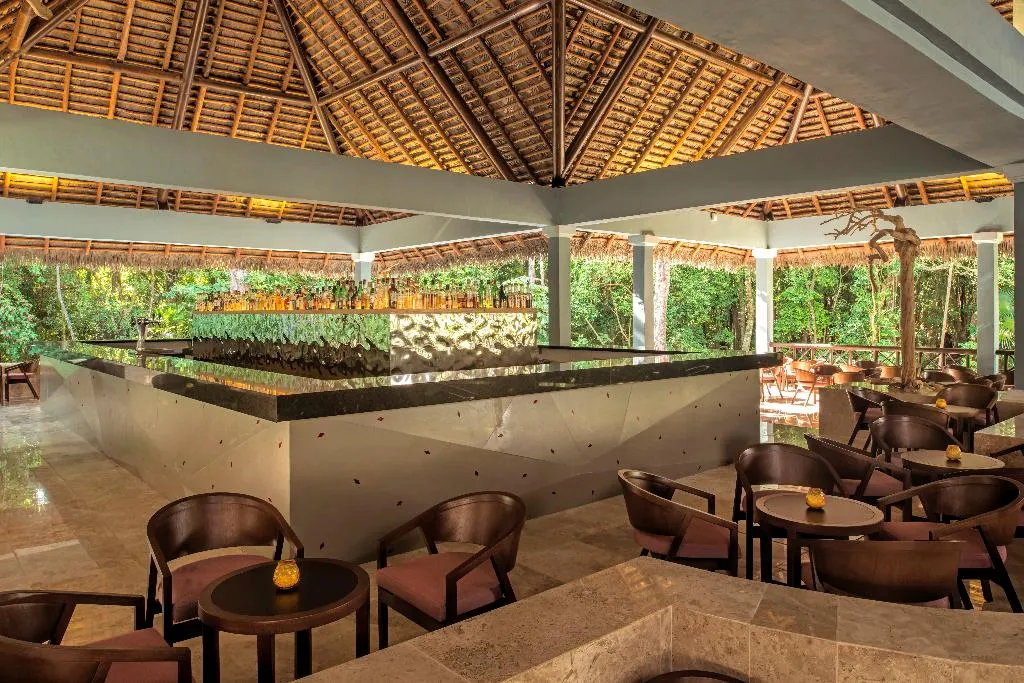 Bar, Iberostar Waves Quetzal All Inclusive, Cancun Area