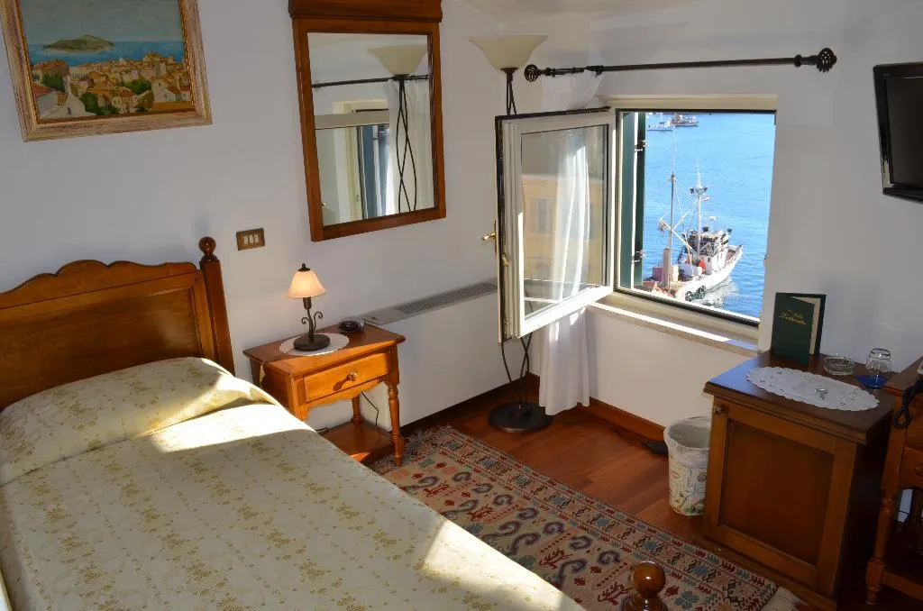 SINGLE SEA VIEW Room, Villa Tuttorotto, Istria