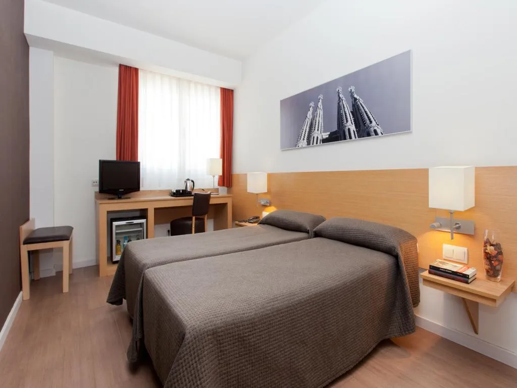 Double or Twin STANDARD Room, Sagrada Familia, Barcelona