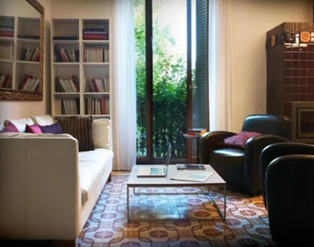 Lobby, Mont-Sant, Valencia