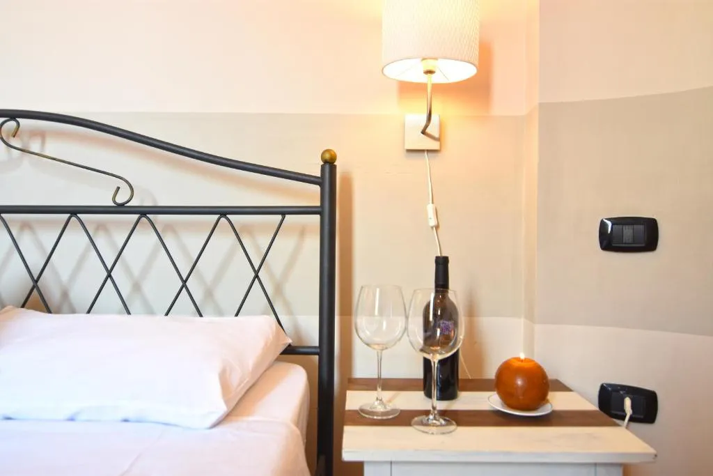 APARTMENT WITH TERRACE Room, Case Così Apartments Napoli, Naples