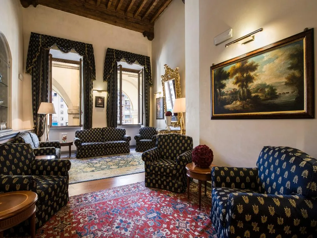 Room, Degli Orafi, Florence