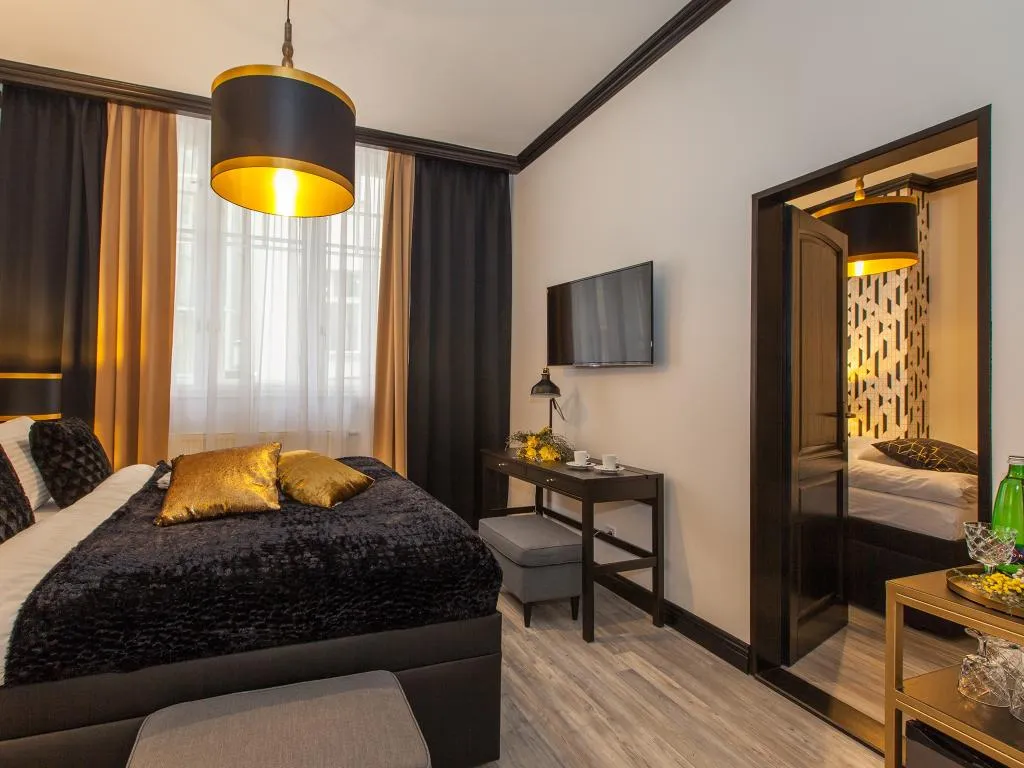 FAMILY ROOM DELUXE Room, Golden Prague Rooms, Prague
