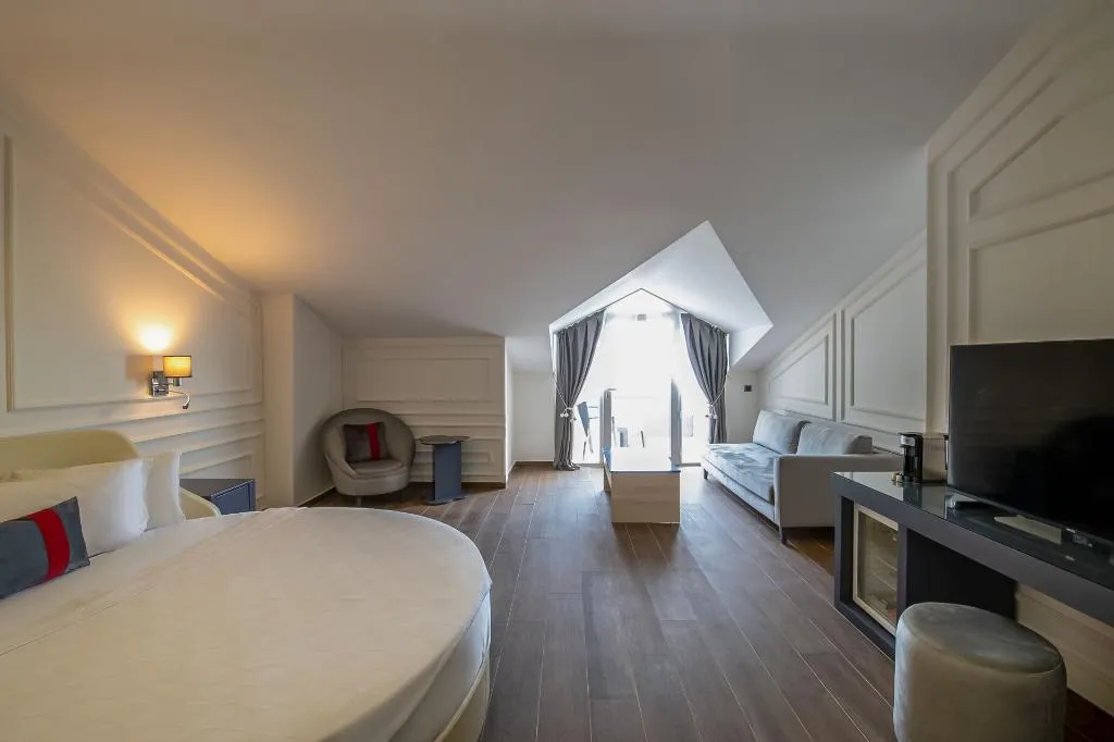 DOUBLE WITH JACUZZI Room, Ramada By Wyndham Fethiye Oludeniz, Dalaman