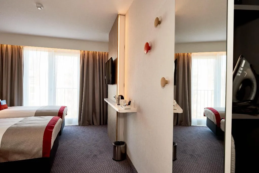 TWIN STANDARD Room, Holiday Inn Express Amsterdam - City Hall, Amsterdam