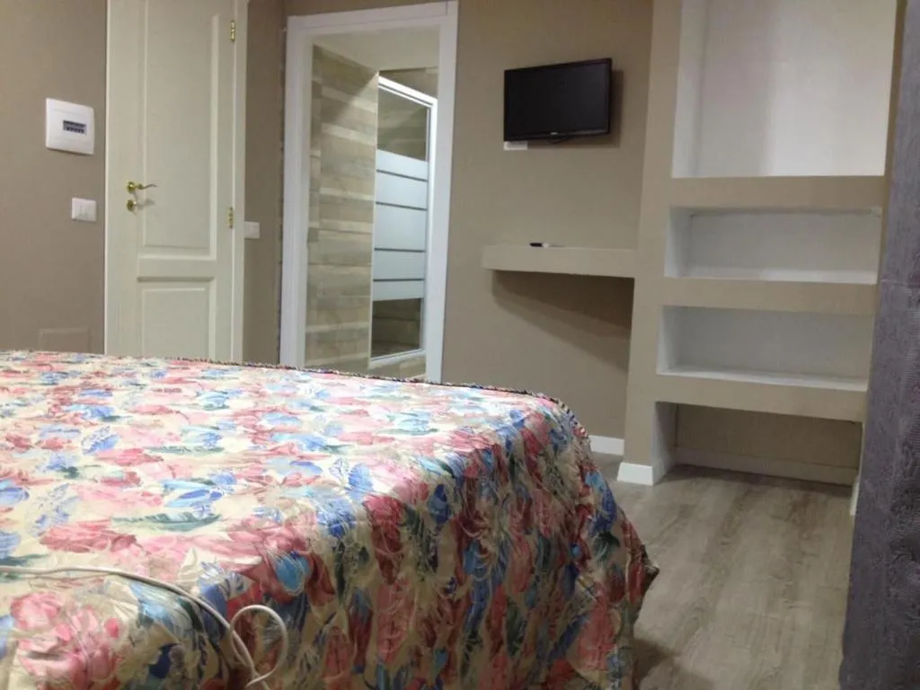 Room, Napoli Centro, Naples