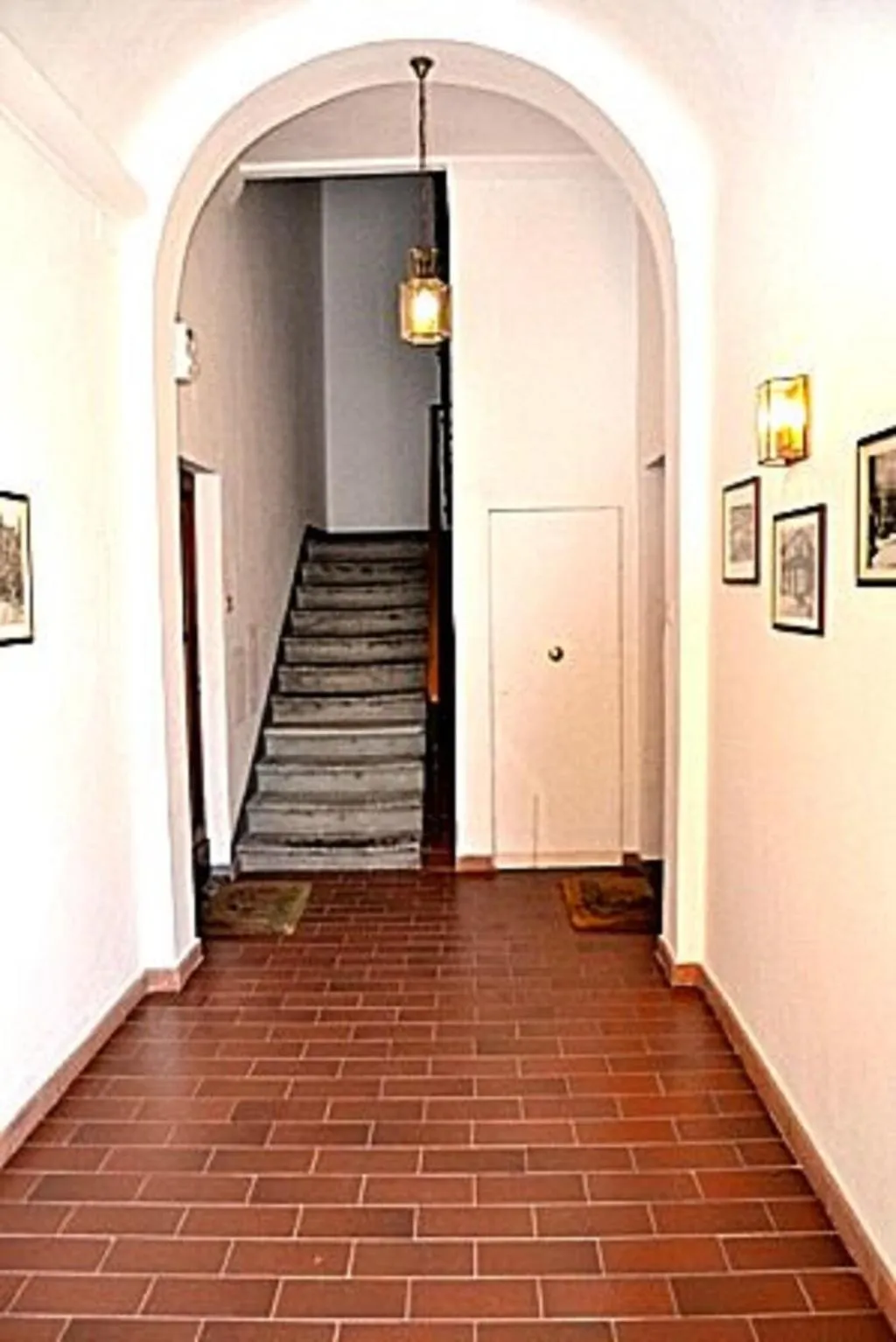 Lobby, Chez Moi, Florence