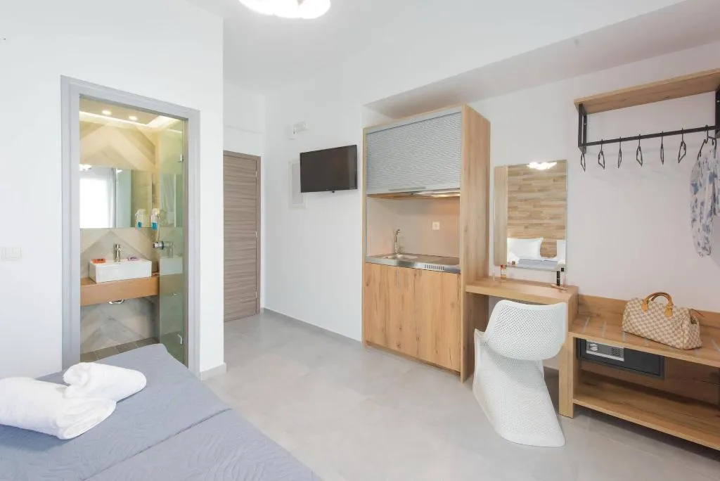Room, Ria, Crete