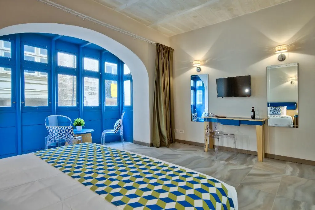 SUITE SUPERIOR CITY VIEW Room, The British Suites, Malta