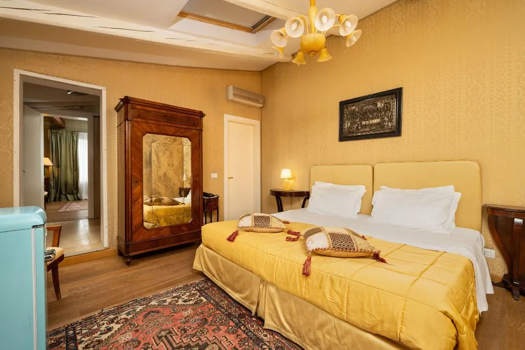 FAMILY ROOM GARDEN VIEW Room, Relais Alberti, Venice