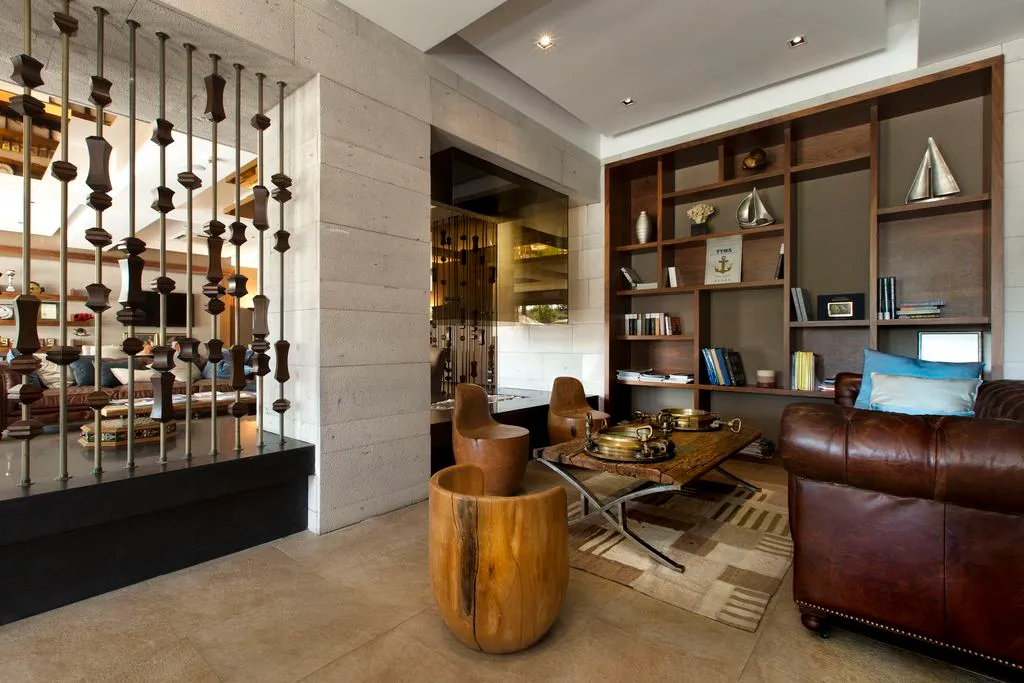 Lobby, Marti Hemithea, Dalaman